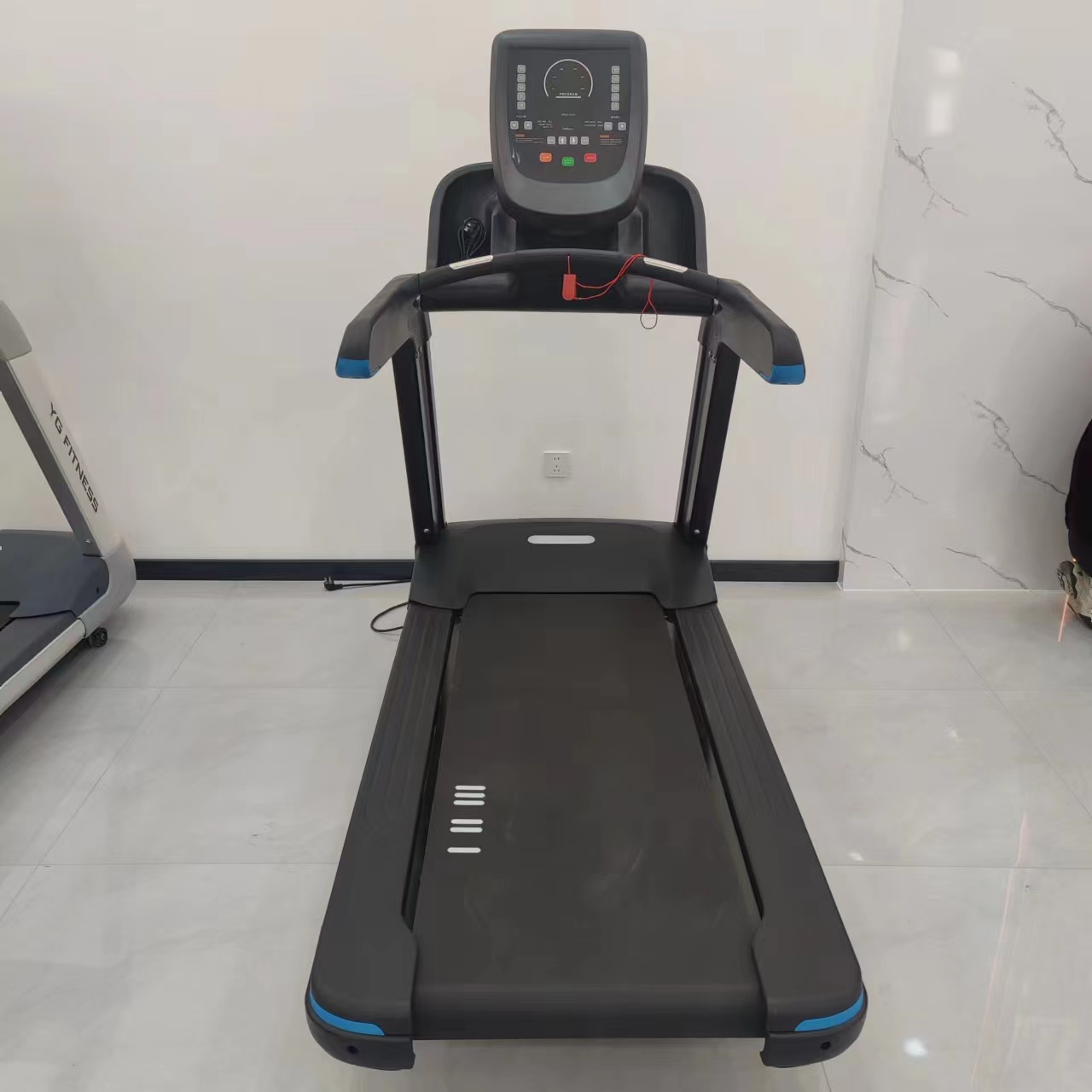 Professional Commercial Gym Us - مراجعة Quality Running Gear وسعره