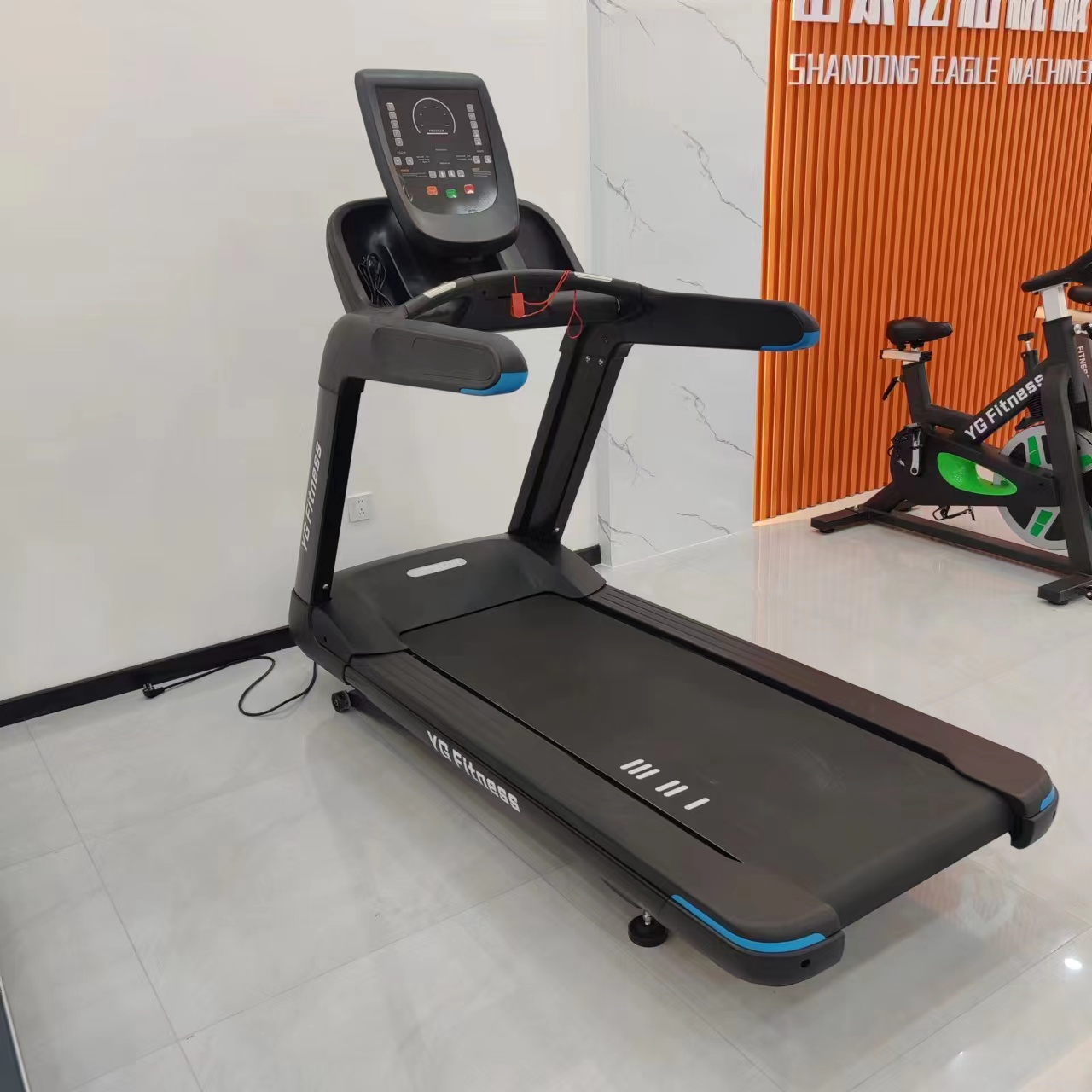 Professional Commercial Gym Us - مراجعة Quality Running Gear وسعره